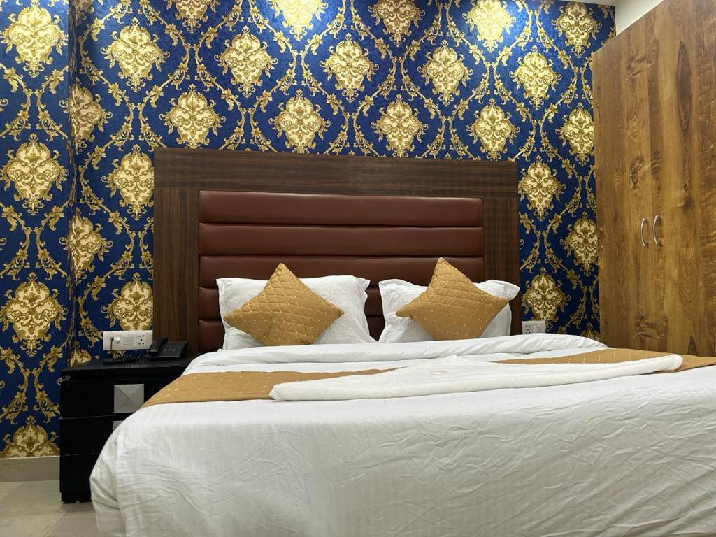 Hotel R S Group