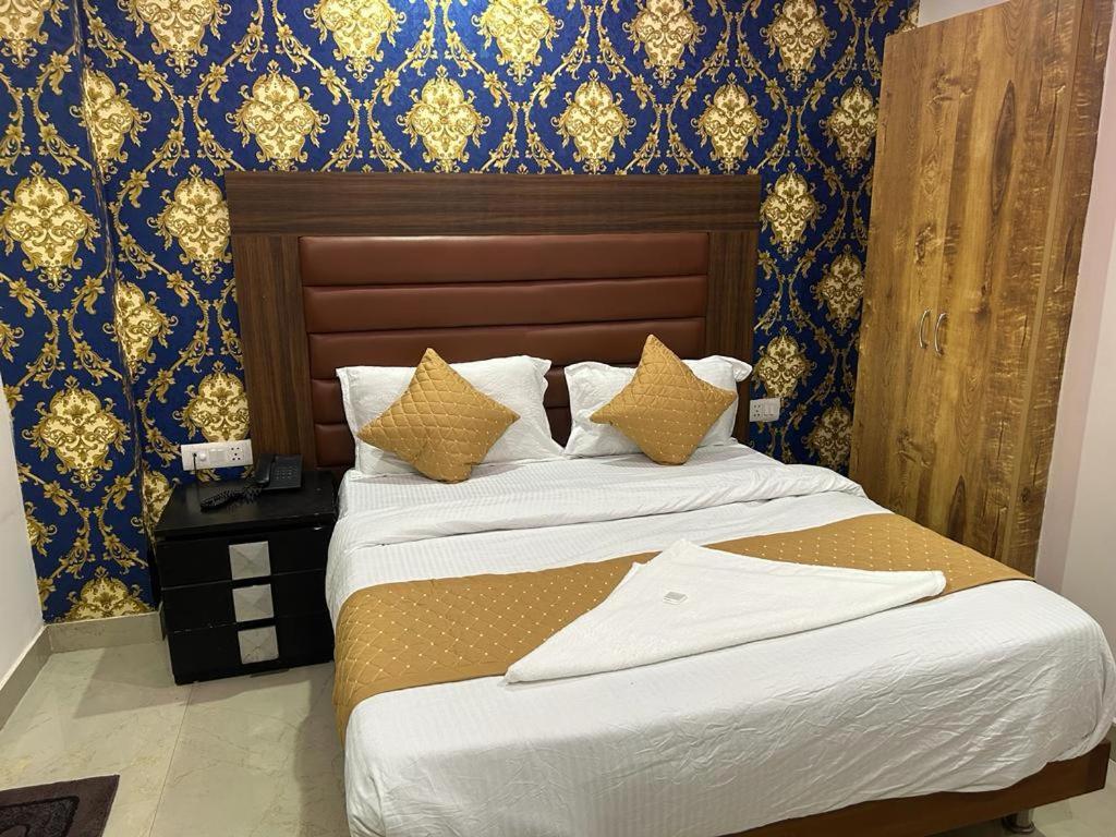 Hotel R S Group